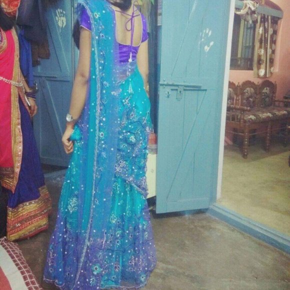 Blue net lehenga - Picture 3 of 4